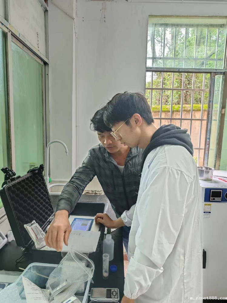 山东新利体育平台官网登录食品安全检测仪走进江西省新余市逸夫小学，为师生食品安全保驾护航